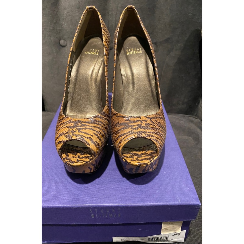 Stuart Weitzman Lille Pump